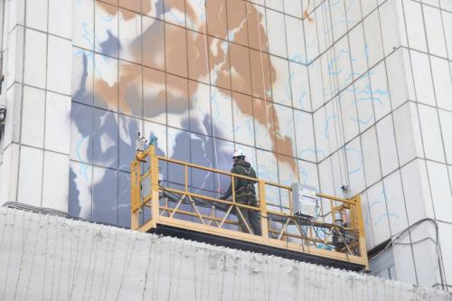 Одна из высоток уже стала «холстом» в рамках конкурса «Омск, ты просто космос!»