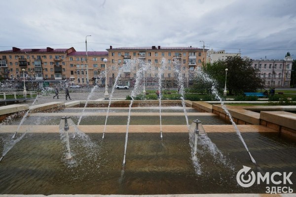Каскадный фонтан заработал в Омске