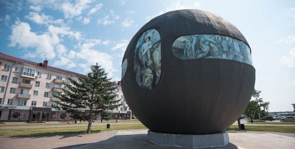 Шар "Держава" в центре Омска обретёт вес Шар "Держава" в центре Омска обретёт вес