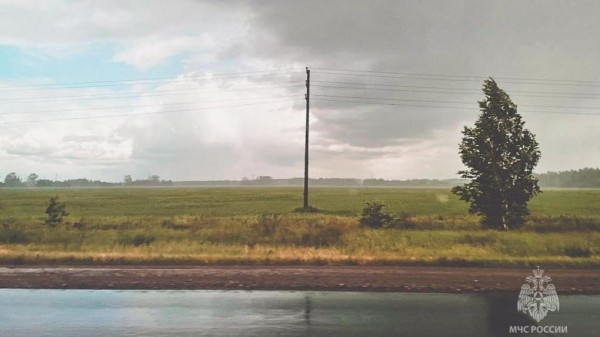 Крупный град и сшибающий ветер: омичам пообещали шторм на фоне изнуряющей жары Крупный град и сшибающий ветер: омичам пообещали шторм на фоне изнуряющей жары