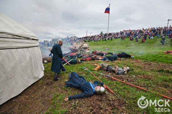 Летали стрелы и гремели ружья: в Омской крепости прошёл бой