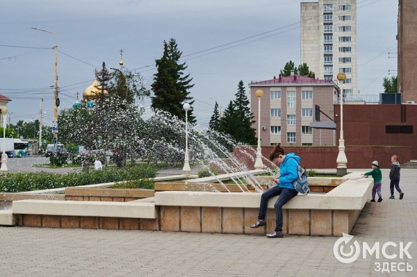 Каскадный фонтан заработал в Омске