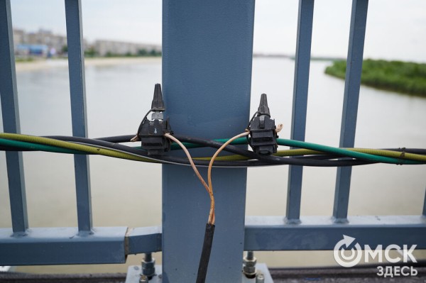 Отремонтированный Ленинградский мост тестируют десятками гружёных грузовиков