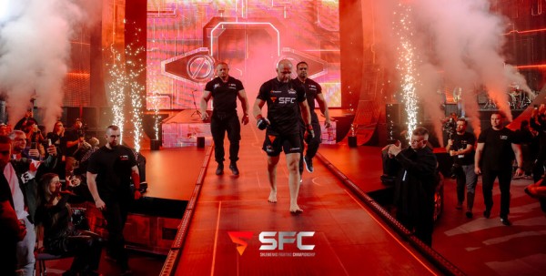 Шторм снёс американского бойца Миллендера. В Омске прошёл SFС-10