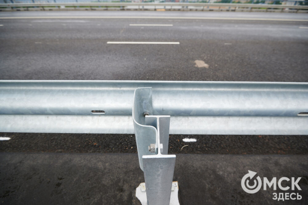 Отремонтированный Ленинградский мост тестируют десятками гружёных грузовиков