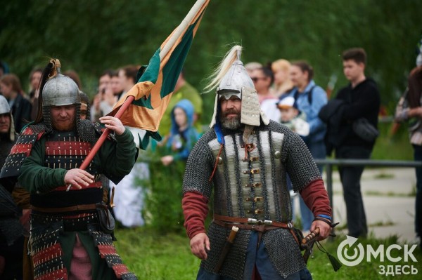 Летали стрелы и гремели ружья: в Омской крепости прошёл бой