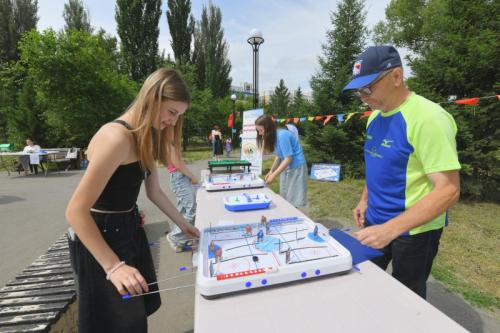 Пикник, караоке и пенная дискотека: на «Большие семейные выходные» пришли более 20 тысяч омичей Пикник, караоке и пенная дискотека: на «Большие семейные выходные» пришли более 20 тысяч омичей