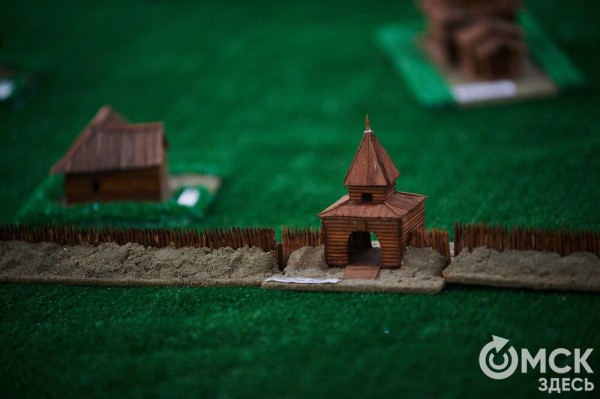 Палочки от сладкой ваты и погружение в 18 век. Как воссоздать первую Омскую крепость