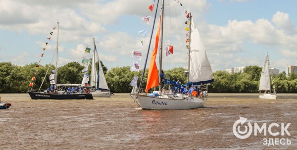"Море опасно, но мы прошли не один океан": яхта "Сибирь" отправилась за полярный круг