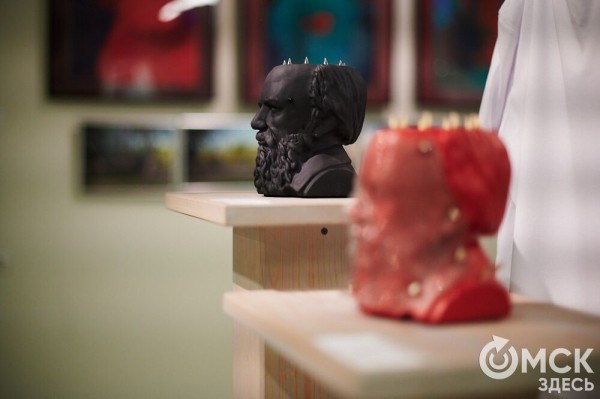 Время городских смыслов: зачем Егор Летов стал сфинксом, а Омская птица - ретроигрой