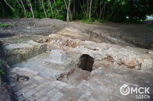 Много будешь копать - скоро состаришься. Повзрослеет ли Омск по примеру Казани?