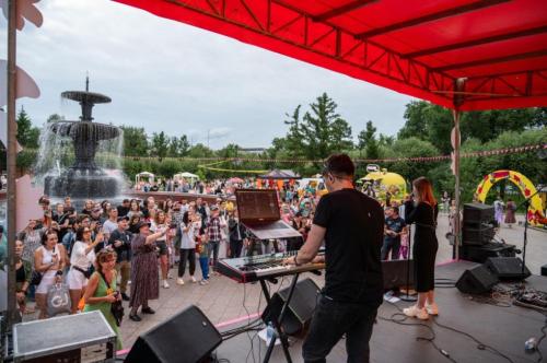 Театр, пленэр, концерт и мода: «Любинский. АРТ» в Омске собрал 40 тыс. человек Театр, пленэр, концерт и мода: «Любинский. АРТ» в Омске собрал 40 тыс. человек