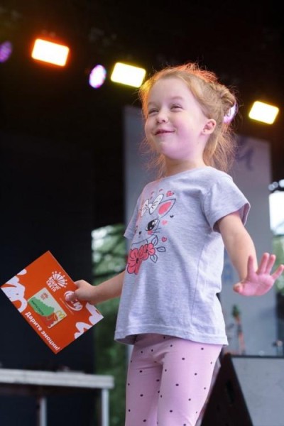 Пикник, караоке и пенная дискотека: на «Большие семейные выходные» пришли более 20 тысяч омичей Пикник, караоке и пенная дискотека: на «Большие семейные выходные» пришли более 20 тысяч омичей