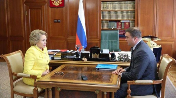 Хоценко пригласил в Омск Валентину Матвиенко Хоценко пригласил в Омск Валентину Матвиенко