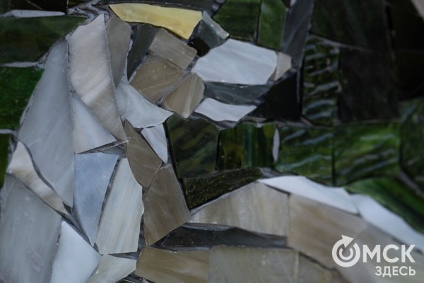 Рядом с омским музеем "зацвела" мозаичная сирень Рядом с омским музеем "зацвела" мозаичная сирень