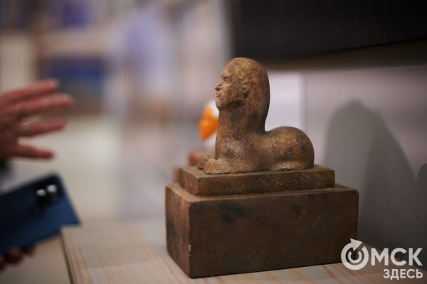 Время городских смыслов: зачем Егор Летов стал сфинксом, а Омская птица - ретроигрой