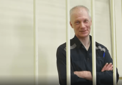 Экс-худруку омского Пятого театра Гриншпуну дали 2 года за присвоение и растрату