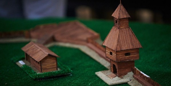 Палочки от сладкой ваты и погружение в 18 век. Как воссоздать первую Омскую крепость