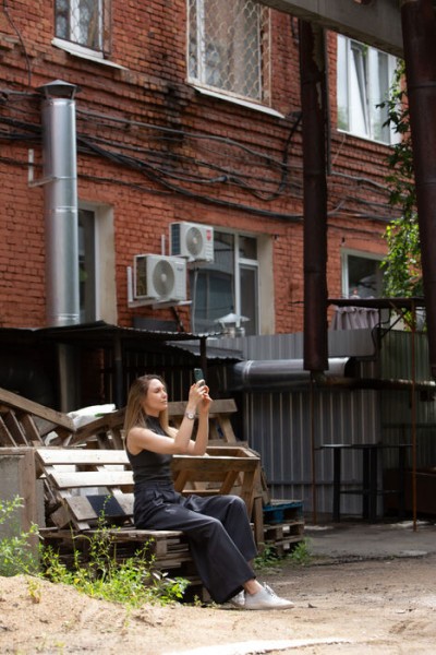 "Кластер - как дом с соседями, с которыми сложно договориться. А лифт вообще принадлежит городу". Елена Харламова о превращении завода в креативное пространство