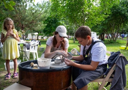 Театр, пленэр, концерт и мода: «Любинский. АРТ» в Омске собрал 40 тыс. человек Театр, пленэр, концерт и мода: «Любинский. АРТ» в Омске собрал 40 тыс. человек