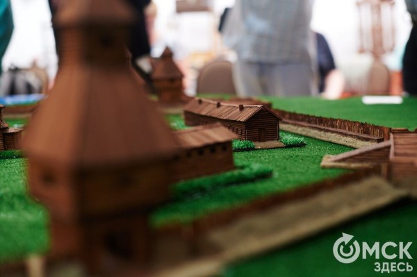 Палочки от сладкой ваты и погружение в 18 век. Как воссоздать первую Омскую крепость