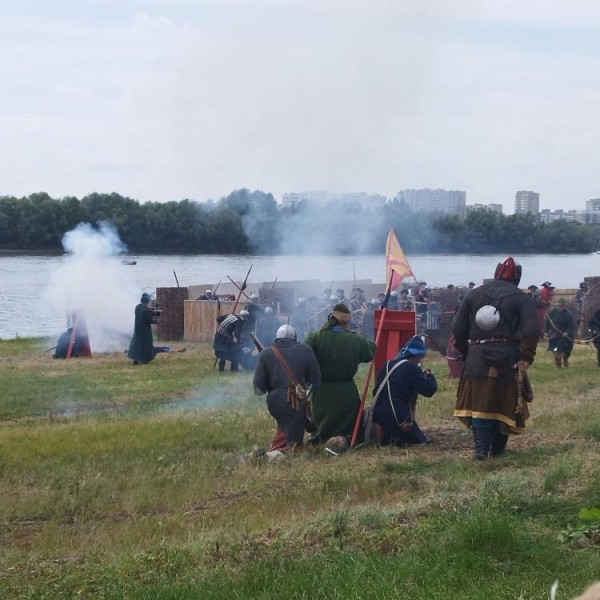 В День города состоялось масштабное открытие Военно-исторического фестиваля в Омской Крепости