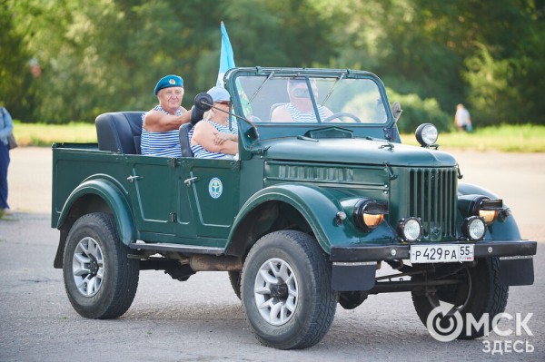 Большой фоторепортаж: как в Омске отметили День ВДВ