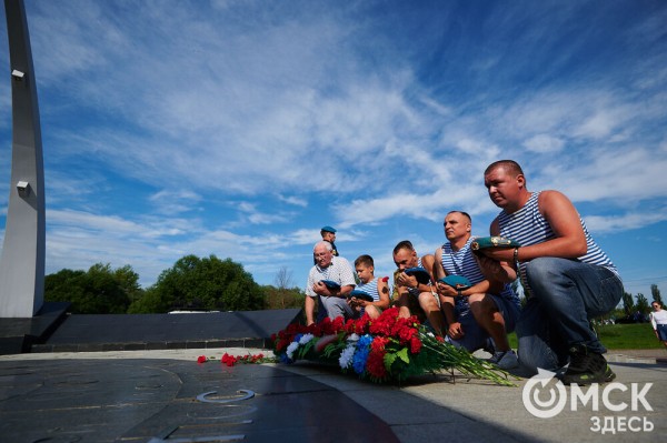Большой фоторепортаж: как в Омске отметили День ВДВ
