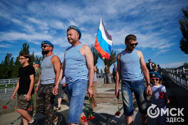 Большой фоторепортаж: как в Омске отметили День ВДВ