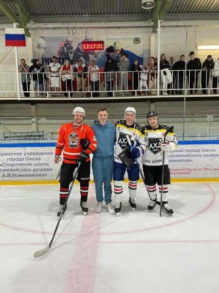 "Ну что, Миша, ты попал!" Интервью с президентом Федерации хоккея Омской области