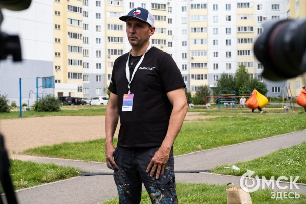 Граффити, птицы и пиксели: чем удивляют художники на фестивале "Омск, ты просто космос!"