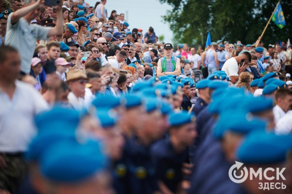 Большой фоторепортаж: как в Омске отметили День ВДВ