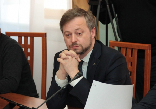 В Амурском поселке вместо снесенного кинотеатра «Сатурн» очередной забор? В Амурском поселке вместо снесенного кинотеатра «Сатурн» очередной забор?