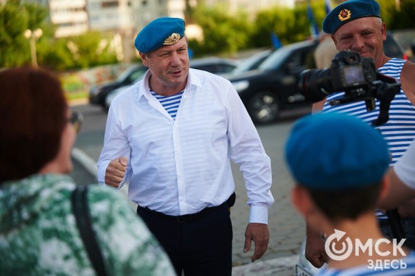 Большой фоторепортаж: как в Омске отметили День ВДВ