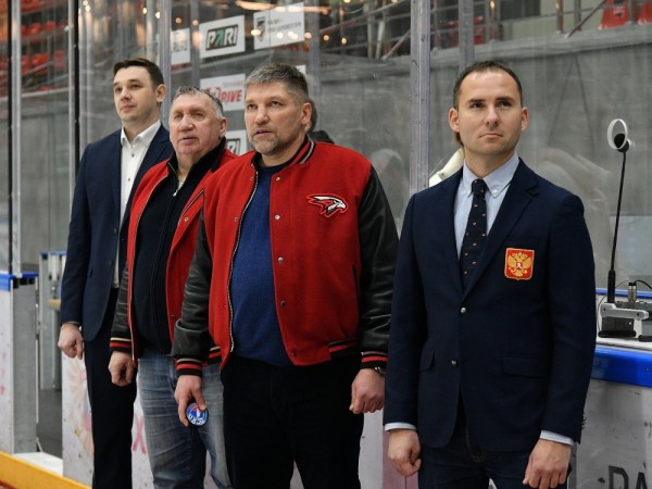 "Ну что, Миша, ты попал!" Интервью с президентом Федерации хоккея Омской области