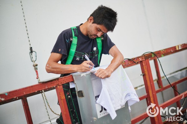 Космическое творчество международного масштаба. Рубрика "Уличное искусство" меняет формат