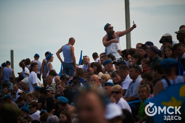 Большой фоторепортаж: как в Омске отметили День ВДВ