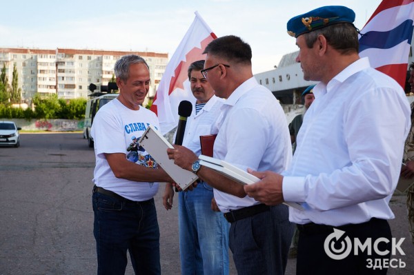 Большой фоторепортаж: как в Омске отметили День ВДВ