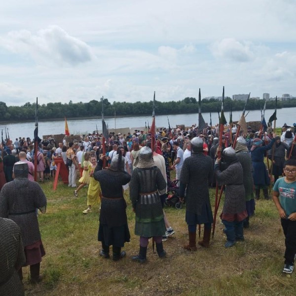 В День города состоялось масштабное открытие Военно-исторического фестиваля в Омской Крепости