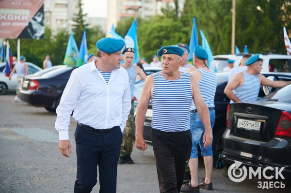 Большой фоторепортаж: как в Омске отметили День ВДВ