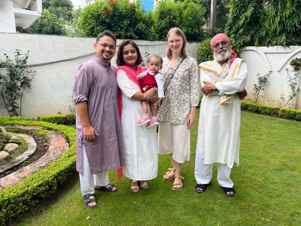 "Круто уехать в джунгли и понять ритм этого места": певица из Омска об опыте волонтёрства в Гималаях