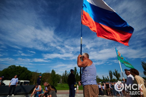 Большой фоторепортаж: как в Омске отметили День ВДВ