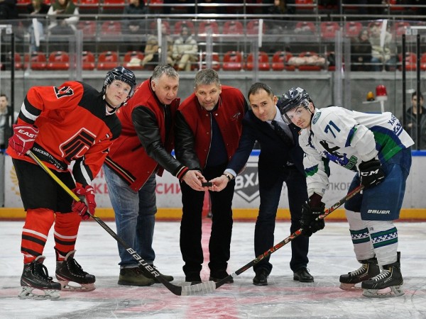 "Ну что, Миша, ты попал!" Интервью с президентом Федерации хоккея Омской области