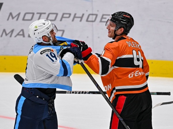 Ярославский "Локомотив" впервые стал обладателем Кубка Блинова