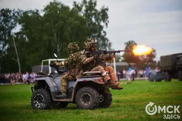 Большой фоторепортаж: как в Омске отметили День ВДВ