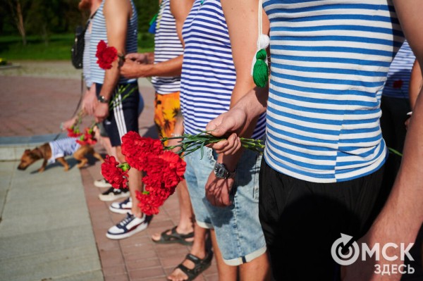 Большой фоторепортаж: как в Омске отметили День ВДВ