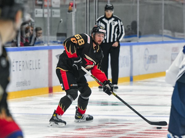 Ягр называл меня Орличек, а Сумманен говорил: "У Орла горячее сердце". Интервью с хоккеистом Евгением Орловым