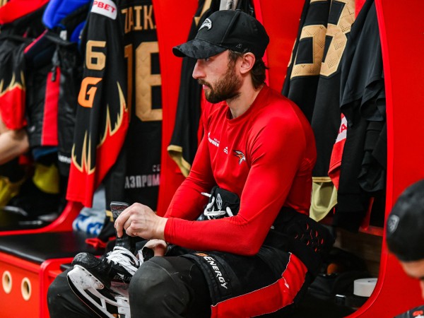 Ягр называл меня Орличек, а Сумманен говорил: "У Орла горячее сердце". Интервью с хоккеистом Евгением Орловым