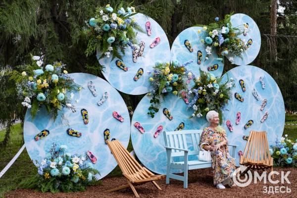 Миллион цветов на семейные истории: в Омске открылась "Флора"