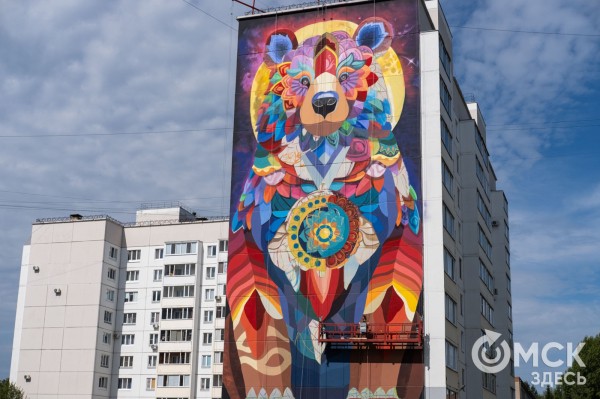 Граффити, птицы и пиксели: чем удивляют художники на фестивале "Омск, ты просто космос!"